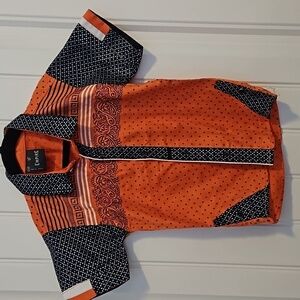🩴Orange button down with design Size  2T Boy